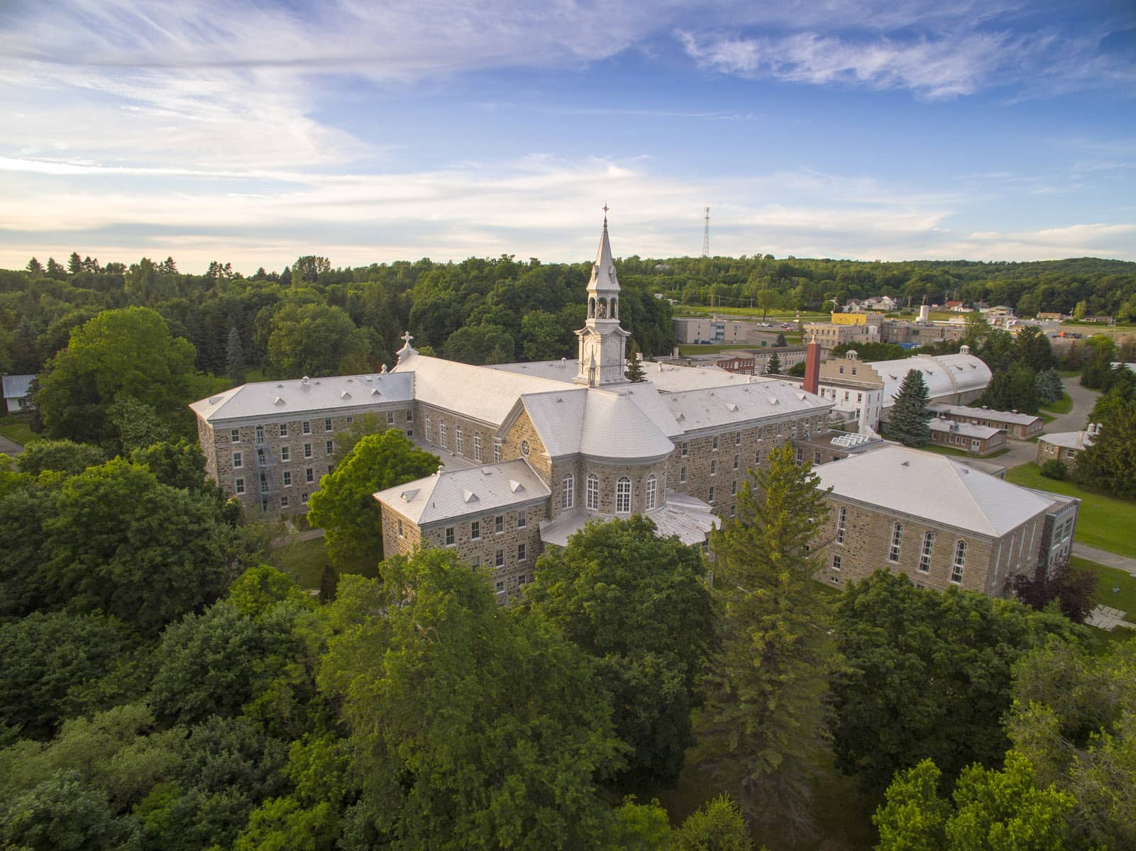 Abbaye d'Oka - Une alternative à un séjour en hôtel dans les Laurentides - Photo Abbaye d'Oka
