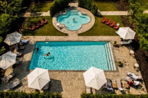 Piscine - Stonehaven Manoir | Relais & Châteaux : un hôtel de luxe au Québec, dans les Laurentides