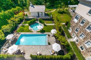 Piscine - Stonehaven Manoir | Relais & Châteaux : un hôtel de luxe au Québec, dans les Laurentides