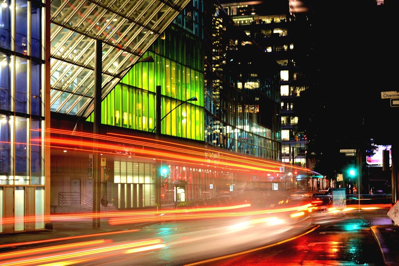Conduire au Québec - Exposition longue de la circulation à Montréal - Photo Maurice Nantel
