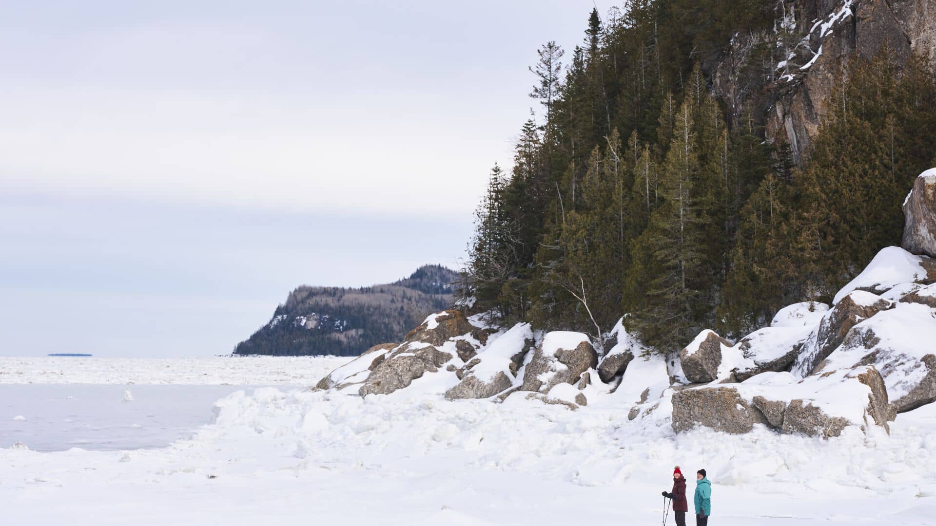 Parc national du BIC sous la neige - Tourisme durable au Québec - Ecotourisme au Québec - Photo Destination Canada