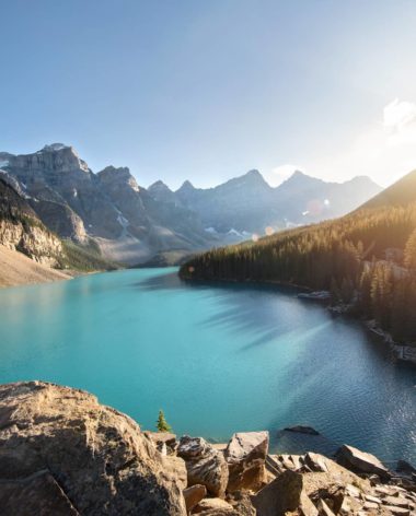 Road trip en Alberta - Lac Moraine dans le Parc National Banff - Photo Roth & Ramberg - Travel Alberta