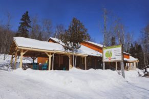 Cabane à sucre Le Bistreau d'érable - vue extérieur en hiver