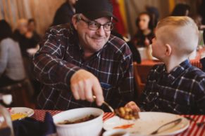 Cabane à sucre Le Bistreau d'érable - Repas en famille