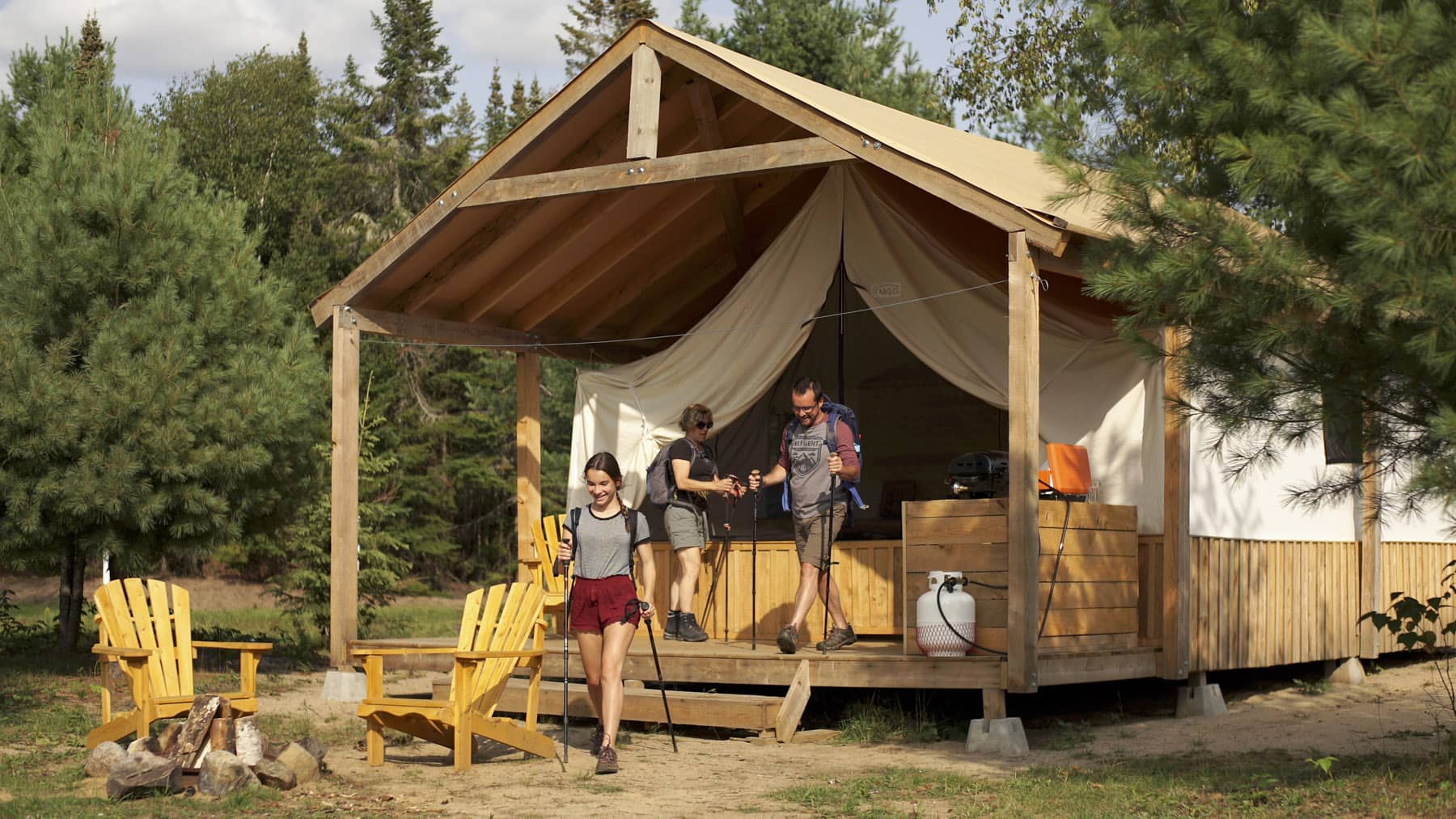 Hébergement en pleine nature avec Aventures Kiamika dans les Laurentides