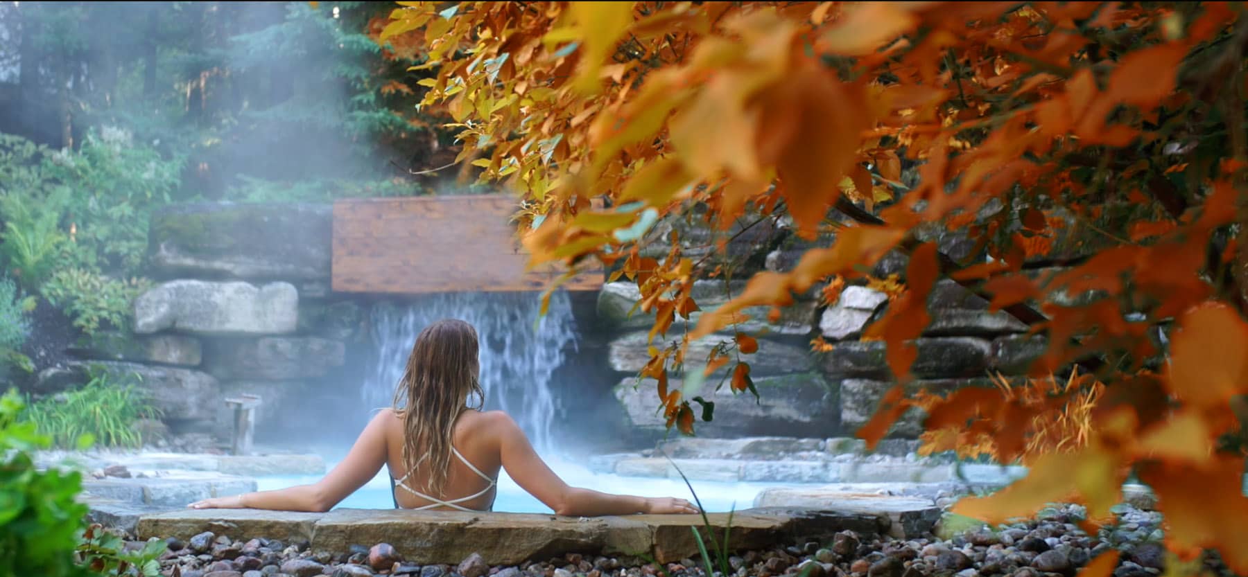 Scandinave Spa Tremblant en automne - Photo Tourisme Laurentides