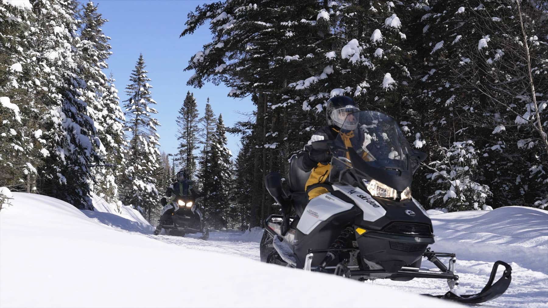 Motoneige au Québec avec Tyroparc