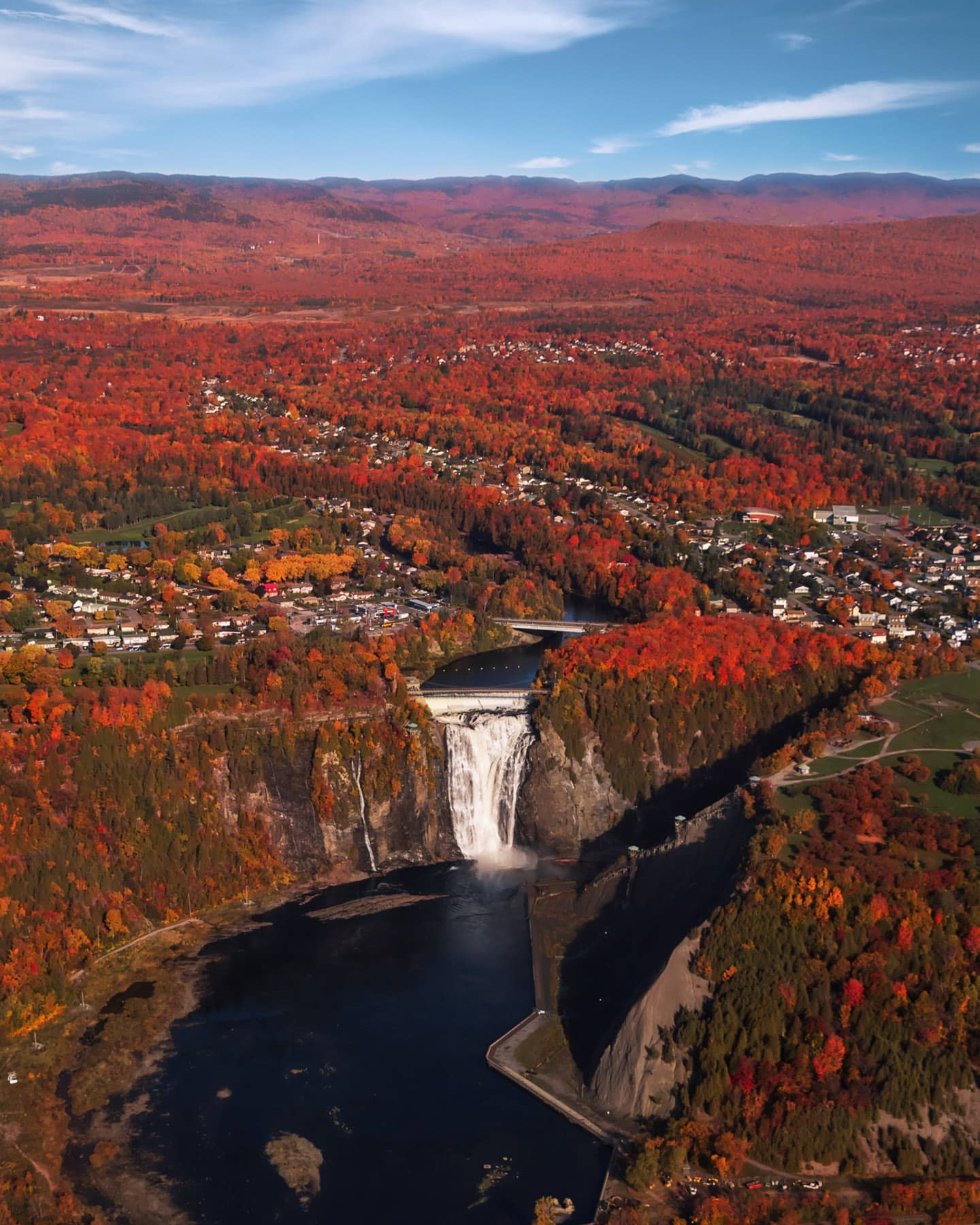 Tyrolienne Chute de Montmorency en automne - Photo Emmanuel Coveney, Destination Québec Cité