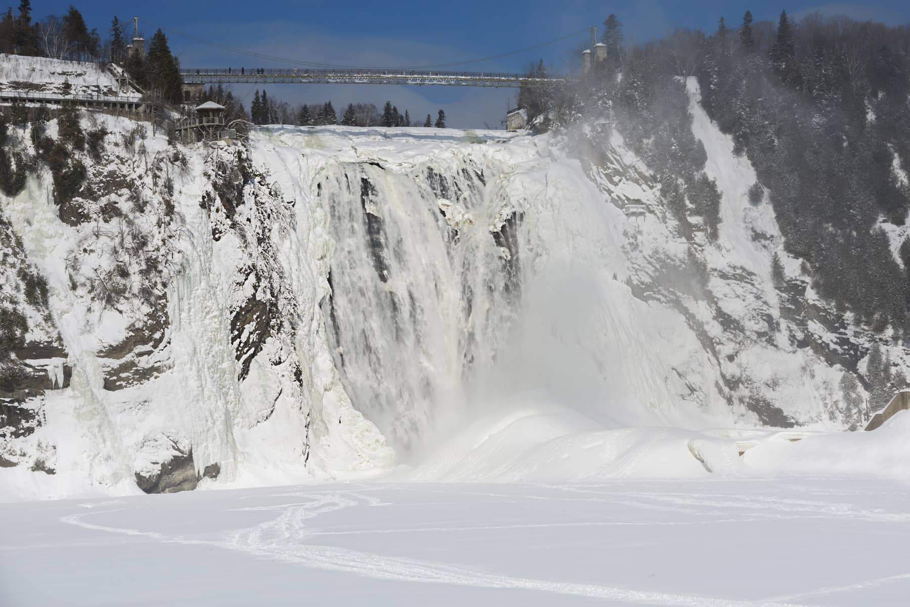 Chute de Montmorency en hiver - Québec - Photo Laurene Bath