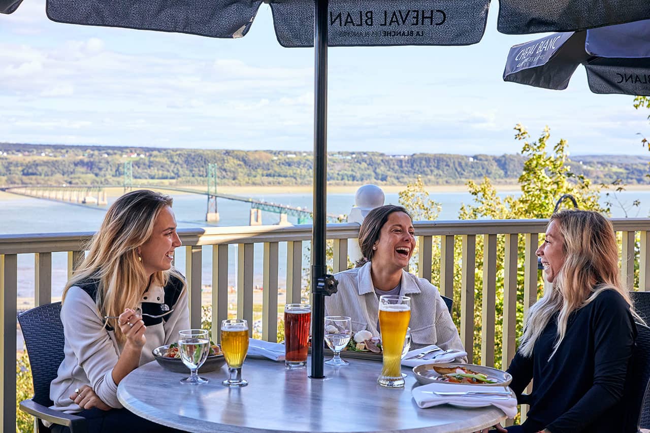 Restaurant La Terrasse du Manoir - Parc de la Chute de Montmorency - Photo Sepaq