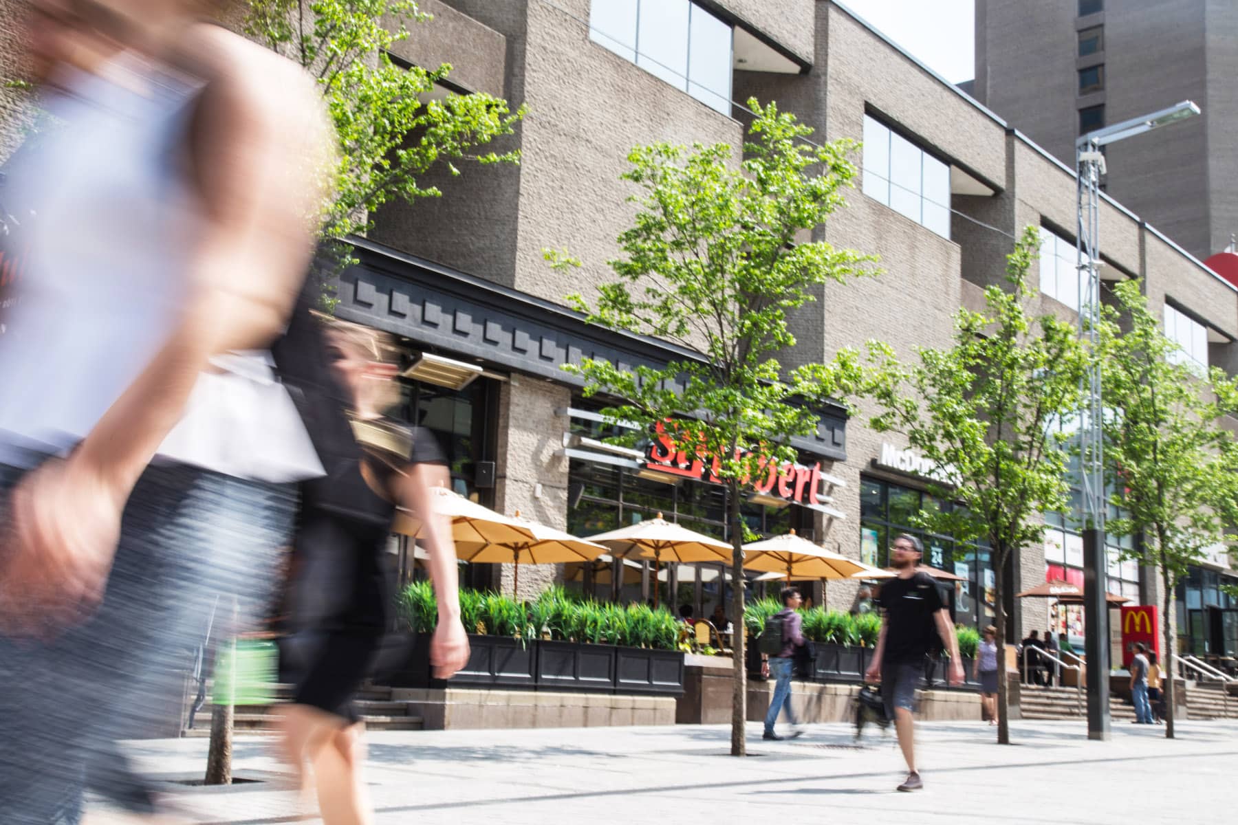 Montréal rue Sainte-Catherine - Photo Complexe Desjardins