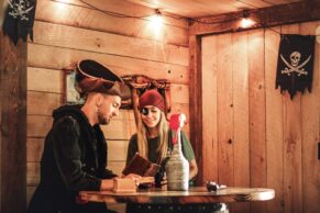 Les Toits du Monde - Intérieur bateau pirate - Photo Pierre Cuzin