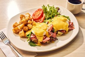 Le Buffet de l'Antiquaire Québec - Oeufs Bénédict