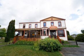 Auberge Ambassadeur (Amqui, Gaspésie) - Photo Céline Tan Hsuan