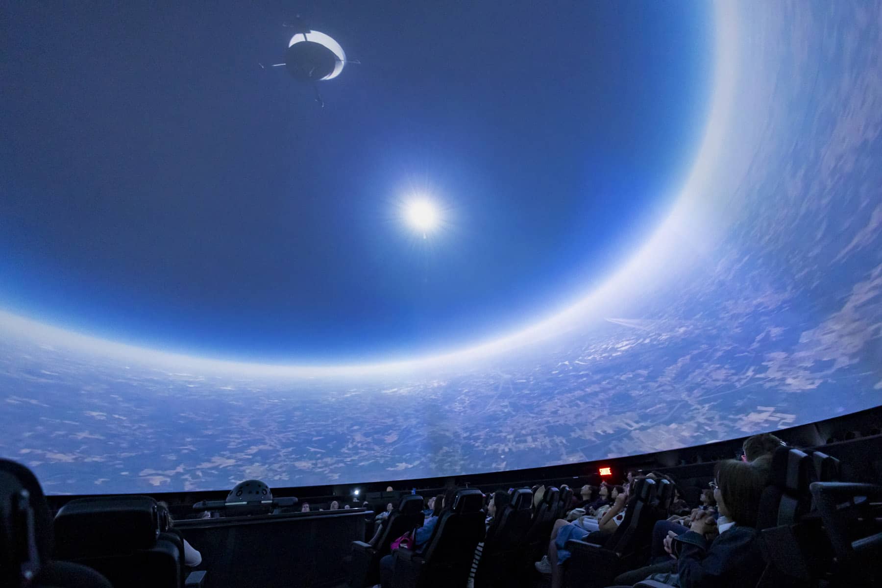 Projection d’un film dans le Théâtre de la Voie Lactée - Photo @evablue