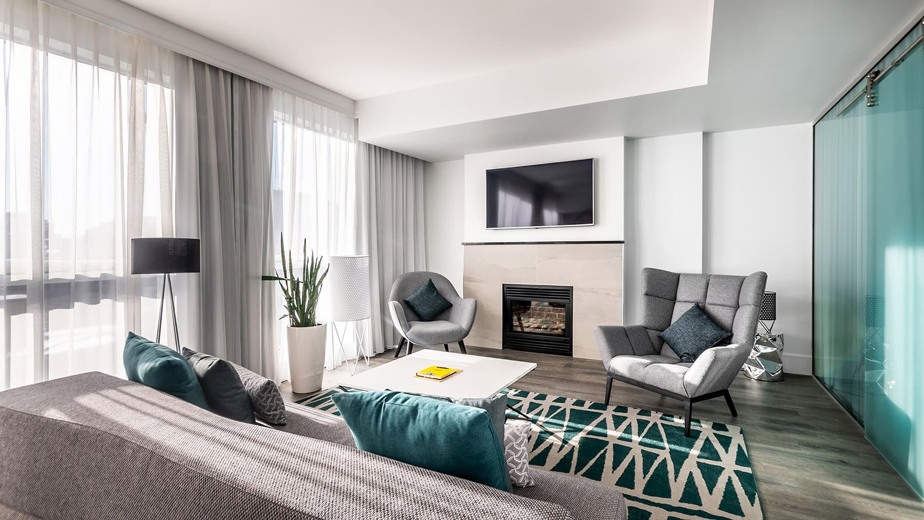 Warwick Le Crystal (Montréal) - Suite