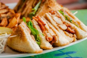 Club Sandwich - La Banquise Montréal