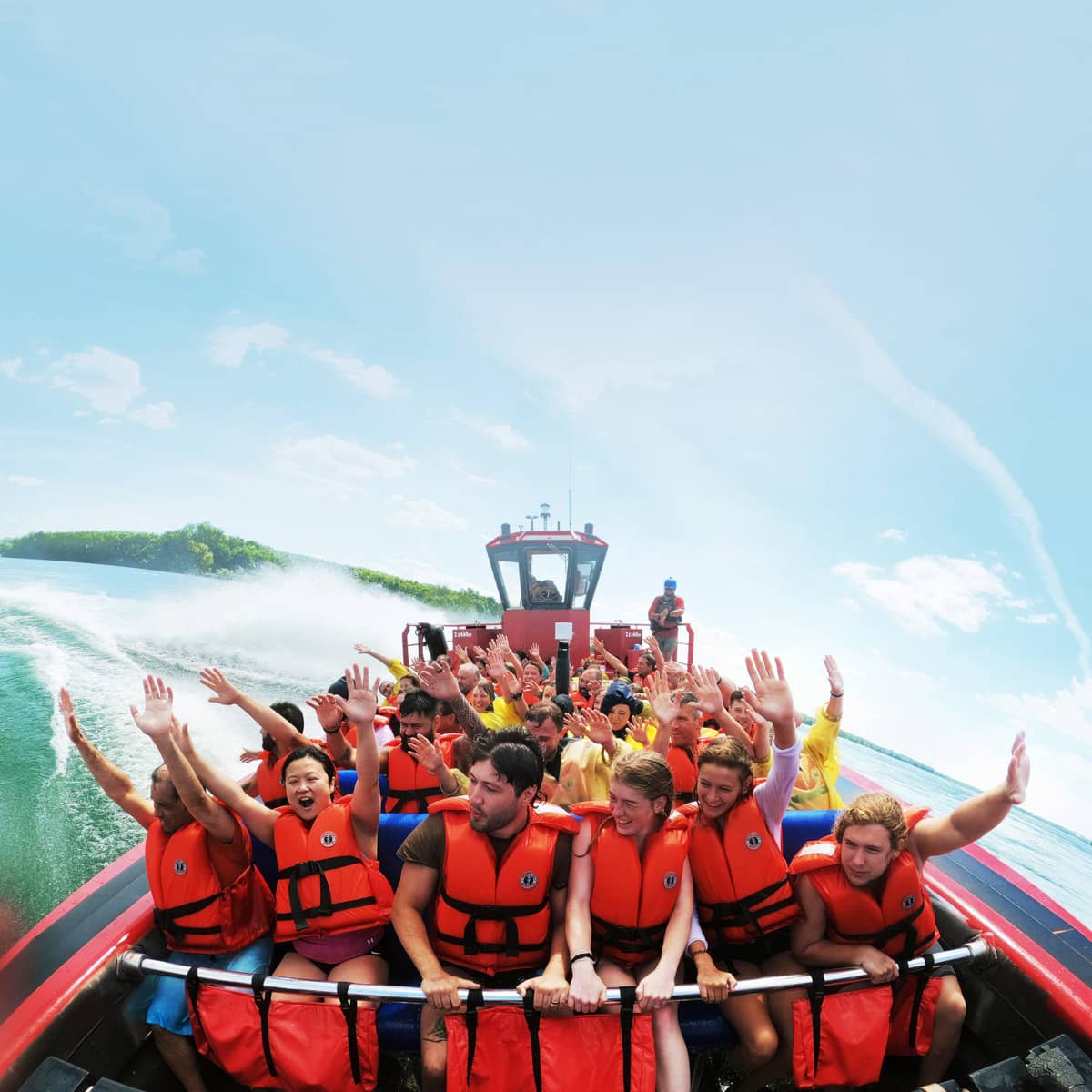 Saute-Moutons - Croisière adrénaline sur le Saint-Laurent à Montréal