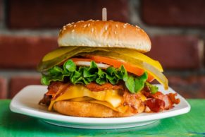 Costaud Burger - La Banquise Montréal
