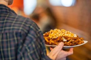 Poutine - La Banquise Montréal