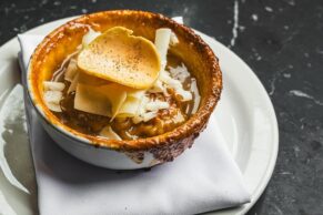 Au Pied de Cochon - Restaurant incontournable à Montréal