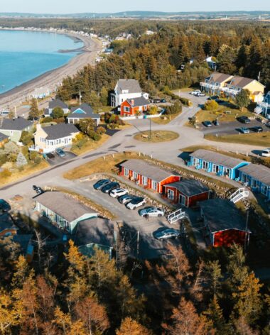 Navigateur Ste-Luce - Hébergement en maisons et cabines sur la plage au Bas-Saint-Laurent (Québec maritime)