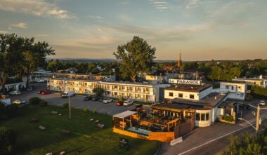 Auberge Le Parasol - Saguenay-Lac-Sain-Jean