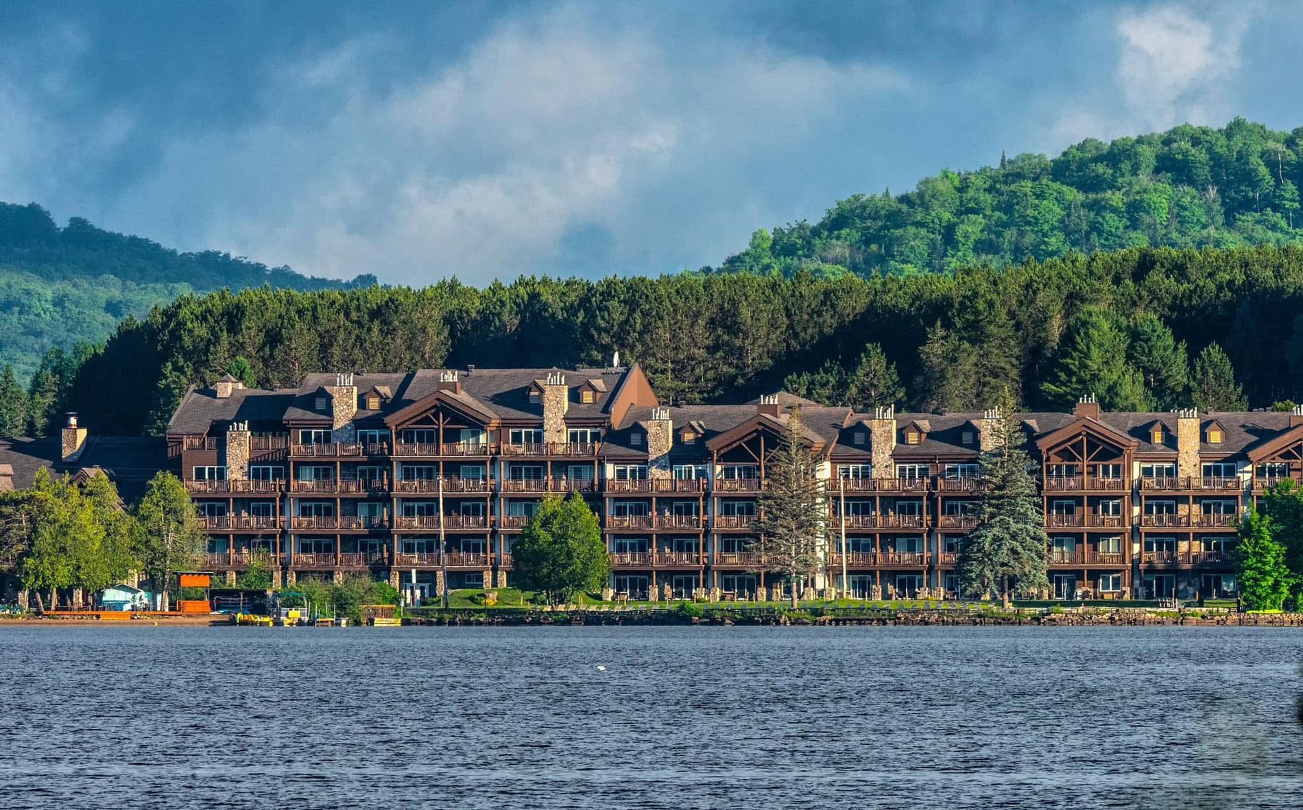 Grand Lodge Mont-Tremblant - Photo Tourisme Laurentides
