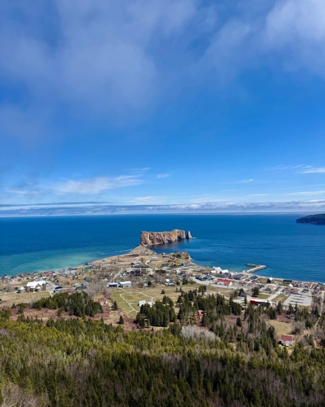 Audrey, la directrice de Québec le Mag', est de passage au @quebecmaritime et la météo est plus qu'exceptionnelle en ce moment. 
Petit passage chez @panoraloges pour une nuit douce et la semaine est repartie ! 
Quelques clichés de son séjour 100% Québec côté mer ! 🌊
.
.
#quebeclemag #quebec #qc #quebecmaritime #quebeccotemer #explorequebec #lemeilleurducanada #quebeclessentiel #gaspésie #rocherperce #percé