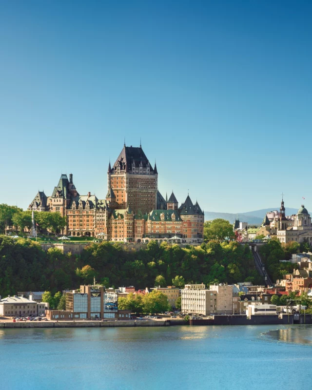 🎉 𝐋𝐞 𝐦𝐨𝐦𝐞𝐧𝐭 𝐭𝐚𝐧𝐭 𝐚𝐭𝐭𝐞𝐧𝐝𝐮 𝐞𝐬𝐭 𝐚𝐫𝐫𝐢𝐯𝐞́…

Notre grand jeu concours en collaboration avec @airtransat a pris fin, et vous avez été plus de 53 000 à participer : un immense merci à chacun d’entre vous pour votre enthousiasme incroyable 🙌

Merci à nos partenaires qui ont relayé ce jeu : @camilleinbordeaux, @monsieur.voyagee, @cloetclem, @milie_cqcb, @bestjobers, @voyagespirates, @voyagefamily, @lepetitfuteofficiel, @immigrantquebec, @leroutard, @authentikcanada, @imagine.canada, @explorezsansfin 

✨ Aujourd’hui, nous avons le plaisir de vous dévoiler les 10 gagnants !
- Florence Granier
- Jocelyne Moreno
- Marie-Laure Le Brazidec
- Claudia Nieto
- Florian Renee
- Nathalie Herbreteau
- Muriel Etienne
- Christine Beauvillain 
- Lydie Pommellet 
- Lilou Deschamps

Bravo à vous et à très bientôt pour de nouvelles surprises ! 🎊 
.
.
#quebeclemag #quebec #qc #airtransat #jeuconcours #contest #voyagequebec