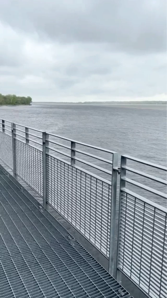 À Trois-Rivières, au Québec Authentique, Boréalis vous plonge dans l'époque où la capitale mauricienne dominait le monde du papier journal. 

Dans l'authentique usine de filtration de la CIP, vous remontez le temps grâce à la nouvelle exposition "Transformations". Ateliers interactifs, jeu d'évasion, croisière électrique sur la Saint-Maurice et réalité virtuelle vous attendent. Un musée unique qui transforme l'histoire industrielle en aventure captivante. 
.
.
#quebeclemag #quebec #qc #borealis #troisrivieres #explorequebec #musee #museequebec #lemeilleurducanada