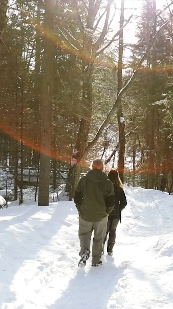 Mars est là, mais l'hiver québécois n'a pas dit son dernier mot ! 
C'est le moment idéal pour se lancer dans les activités qu'on remet toujours à plus tard et surtout pour planifier la grande tradition du printemps : la cabane à sucre ! 🍁 ❄️
.
.
#quebeclemag #quebec #qc #hiverquebecois #cabaneasucre #ExploreQuebec